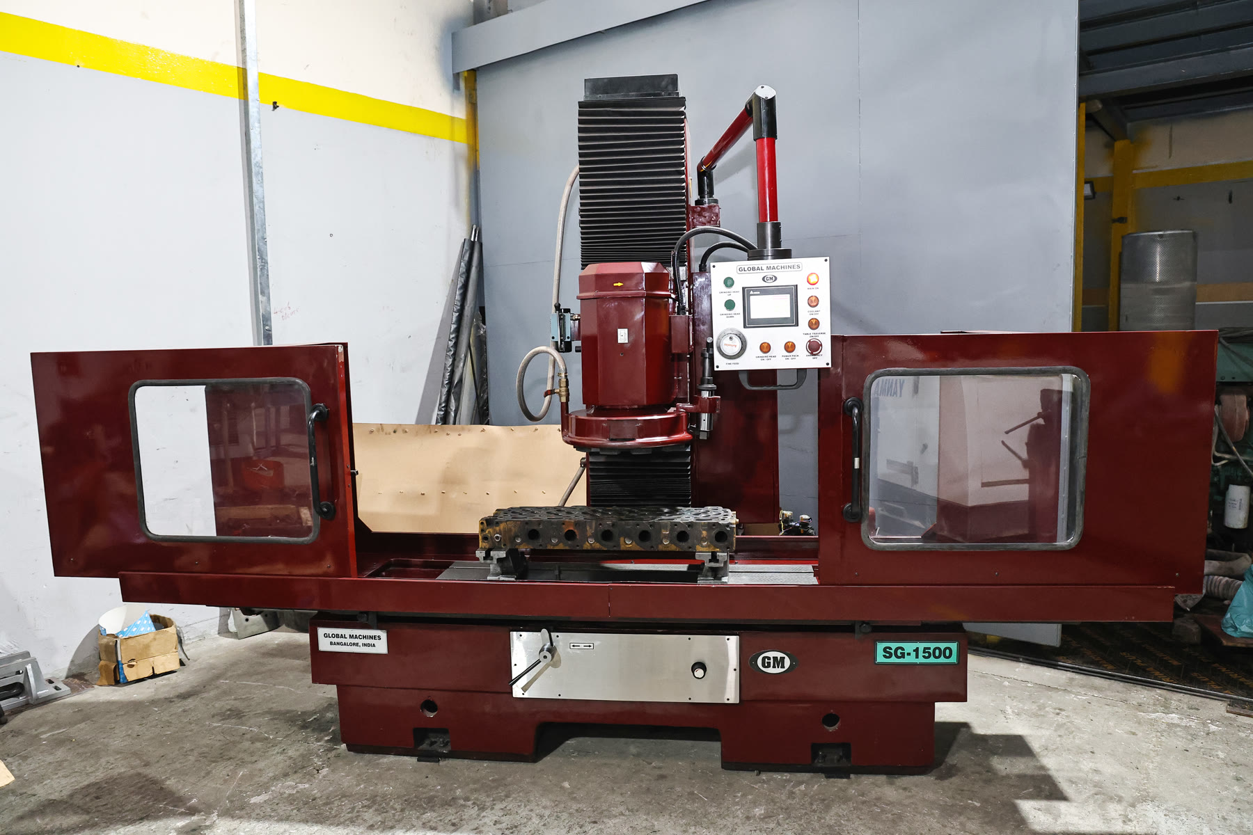 Cylinder head surfacing machine in the Abra Diesel workshop